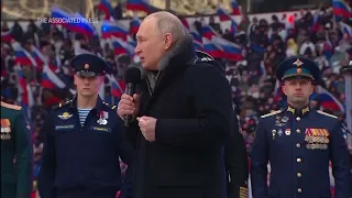 Putin at concert ahead of Defender of the Fatherland Day