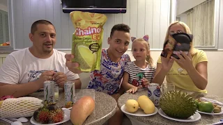 Едим вонючий фрукт ДУРИАН Насте противно Саше вкусно My Family Life VLOG