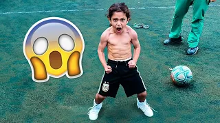 NIÑOS EN EL FÚTBOL - Jugadas, Goles y Momentos Divertidos #2