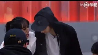 [博瀟𝙱𝚘𝚇𝚒𝚊𝚘] 王一博 Wang Yibo 程瀟 Cheng Xiao Sharing the same chopsticks🥢