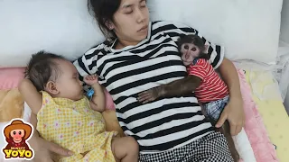 YoYo Jr sleeps with  sister and mom