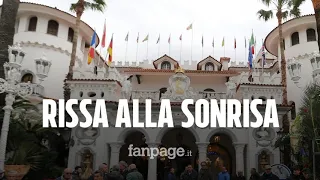 Rissa alla Sonrisa de "Il Boss delle Cerimonie": invitato spacca un piatto in testa al cameriere