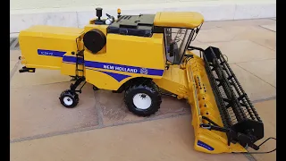 Miniatura de colheitadeira New Holland TC 5070