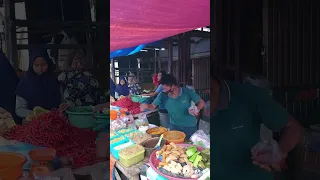 Curry spice seller