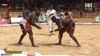 Zakirou Zakari ( TAHOUA ) 🟦 VS Issaka Issaka ( DOSSO ) 🟥 . 18 JUIN 2023. COUP🏆Din Shugaban Kasa 🇳🇪 .