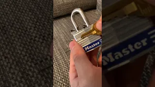 Bitch picking a Master Lock No. 3, Master Lock 9140EURD and 9140EURDBLK