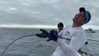 EXTREME Jigging! Catching kings at 3 Kings, New Zealand