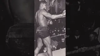 Muscular Boxer That Amazed French Crowds