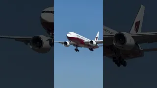 Arizona cardinals football team 777 landing at LAX