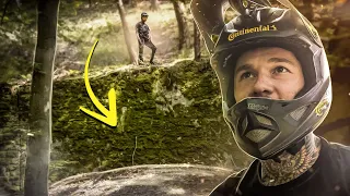 Geheimer Mauer-Drop mitten im Wald & Kameramann riskiert Crash | MTB Downhill mit Canyon Sender