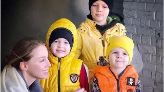 Полина Диброва впервые привезла детей на Красную площадь