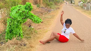 SHE NEARLY FAINTED FROM THE FRIGHT! HILARIOUS BUSHMAN PRANK!!!