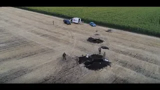 Раскопки в полях у с. Долина. Павшие за Славянск. Видео № 2