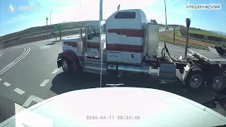 OMG Moments Caught By Semi Truck Drivers   27