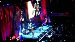 Guns N' Roses perform Sweet Child of Mine at 2012 Rock Hall Induction Ceremony