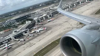 American Airlines B737-800 takeoff Miami Awesome engine buzz |4K|