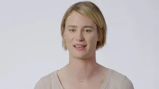 Mackenzie Davis: IRRESISTIBLE