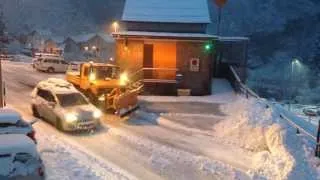 Nevicata Arvigo Svizzera spazzaneve in azione