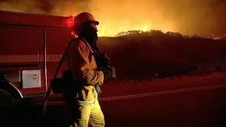 На севере Калифорнии бушуют лесные пожары
