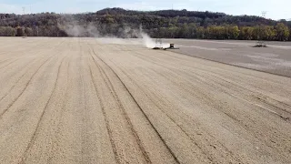 CAT / Claas Lexion 595 R Soybean Harvest --Cutting into the Field-- in OHIO