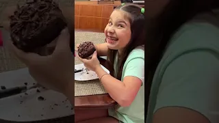 NADA COMO UM DOCE DE CHOCOLATE PARA MELHORAR A GARGANTA