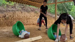 Make a foundation by cutting down corn stalks to make a bed for your mother and child |tuyết Free