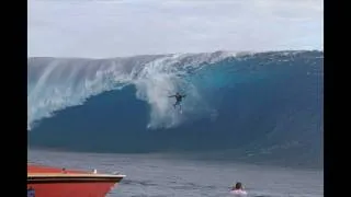 Kelly Slaters near death wipeout at Teahupoo