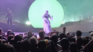 Aurora helps rescue fan during "The Seed," live in concert in San Francisco, May 17, 2022 (4K)