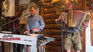 Alpenstarkstrom in der Blockhütte Oberstaufen, Video 28 am 16.05.2024, Alpenstarkstrom, Partyband,