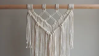 DIY EASY BEGINNER MACRAME WALL HANGING - LESS THAN 15 MINUTES TO MAKE