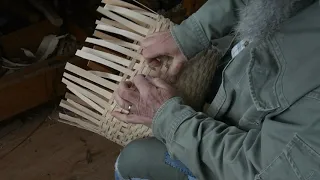 finish weaving the basket