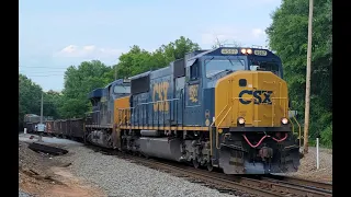 CSX L647-25 crossing Tryon St in Columbia w/ SD70MACe 4567 leading