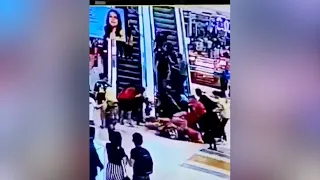 Escalator ng mall sa Laguna, biglang bumulusok pababa