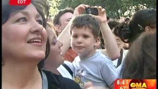 Part of Cyndi singing Into the Nightlife on GMA