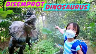 Rex Disemprot Air Dinosaur di Petualangan Dinosaurus Taman Legenda TMII