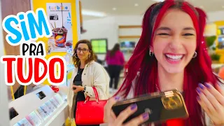 MINHA MÃE DISSE SIM PRA TUDO NO SHOPPING | Luluca