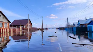 Уровень воды растет, в Тюменской и Омской областях усиливают дамбы