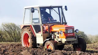 Zetor 6718 Ploughing w/ 3-Furrow Skjold-Eminent Plow