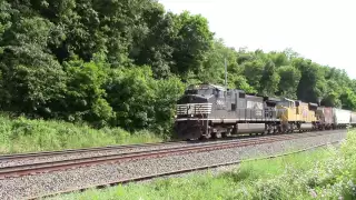 Eastbound NS mixed freight near Enon Valley, PA