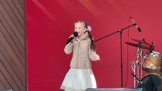 Алина Мешкова (10лет) - Аист на крыши (София Ротару) День Победы г.Звенигород 2024г   #деньпобеды