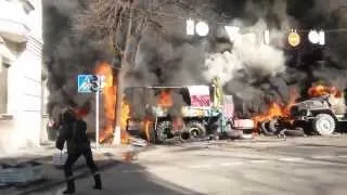 Пожар на улице садовой Киев 18.02.14 столкновения  Ukraine Kiev