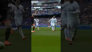 Ramos vs Zlatan                            Cr:_football_time_