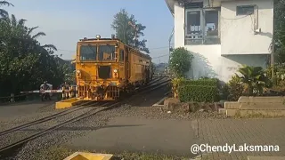 Overload Rel di Stasiun Lawang, Persilangan Sesama Penataran Pagi & Momen Keberangkatan Kereta MTT.