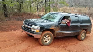 2000 chevy suburban 4x4 mudding off road