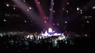Josh Groban sings duet with Josh Joseph at United Center (You Raise Me Up)