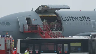 Flughafen Memmingen: Luftwaffe fliegt erste Corona-Patienten nach NRW