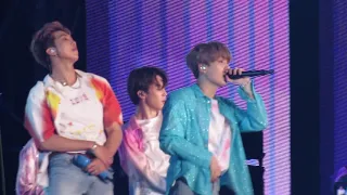 BTS no Brasil Day 1 [25/05] BOY WITH LUV