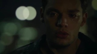 Shadowhunters - 2x11: Jace cries and Alec hugs him