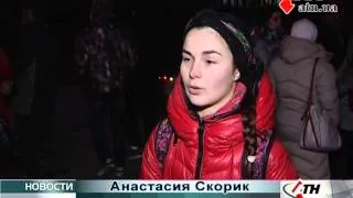 17.01.14 - Свечи и минута молчания - активисты Евромайдана почтили память погибших на Хартроне