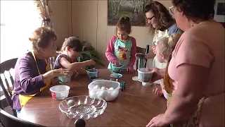 Coloring Easter Eggs With Rice ( No Mess)